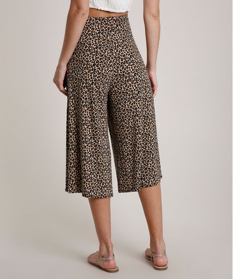 calça pantacourt animal print