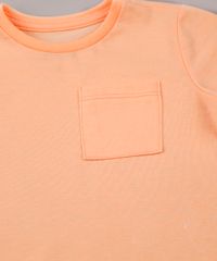 Camiseta-Infantil-com-Bolso-Manga-Curta-Gola-Careca-Laranja-Neon-8574313-Laranja_Neon_4