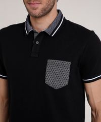 Polo-Masculina-Comfort-Fit-em-Piquet-com-Bolso-Estampado-Manga-Curta-Preta-9726238-Preto_4