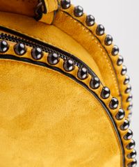 Bolsa-Feminina-Transversal-Pequena-em-Suede-com-Tachas-Mostarda-9632508-Mostarda_6