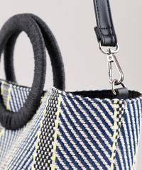Bolsa-Feminina-Tote-Grande-com-Estampa-e-Textura-Preta-9602440-Preto_6