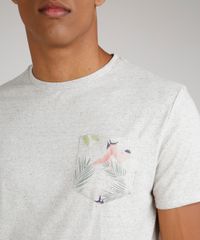 Camiseta-Masculina-Longa-com-Bolso-e-Recorte-Manga-Curta-Gola-Careca-Kaki-Claro-9780474-Kaki_Claro_4
