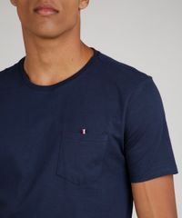Camiseta-Masculina-com-Bolso-Manga-Curta-Gola-Careca-Azul-Marinho-9731014-Azul_Marinho_4