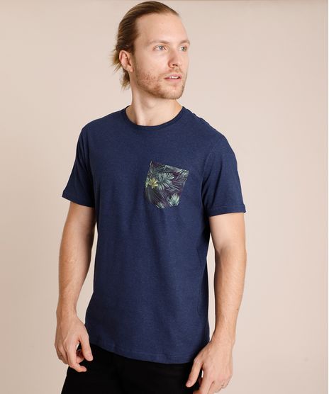 Camiseta-Masculina-com-Bolso-Estampado-de-Folhagem-Manga-Curta-Gola-Careca-Azul-Marinho-9844287-Azul_Marinho_1
