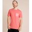Camiseta-Masculina-com-Bolso-Estampado-de-Penas-Manga-Curta-Gola-Careca-Coral-9738299-Coral_1