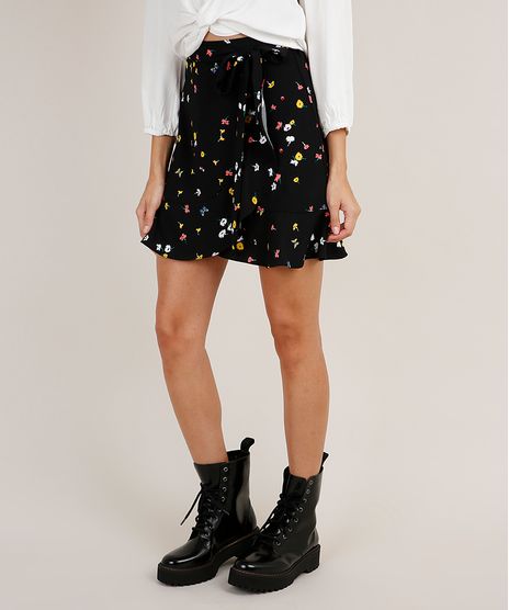 Saia-Feminina-Curta-Transpassada-Estampada-Floral-com-Babado-e-Faixa-para-Amarrar-Preta-9803964-Preto_1