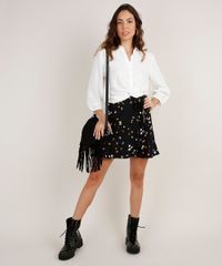 Saia-Feminina-Curta-Transpassada-Estampada-Floral-com-Babado-e-Faixa-para-Amarrar-Preta-9803964-Preto_3