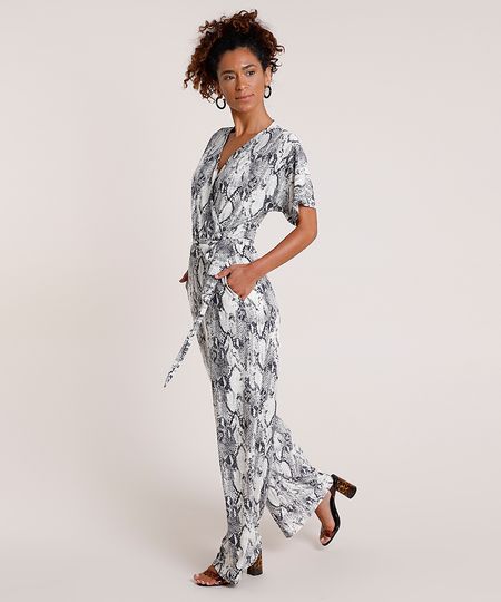 Macacao-Feminino-Transpassado-Estampado-Animal-Print-Cobra-com-Faixa-para-Amarrar-Manga-Curta-Off-White-9771931-Off_White_1 Macacao-Feminino-Transpassado-Estampado-Animal-Print-Cobra-com-Faixa-para-Amarrar-Manga-Curta-Off-White-9771931-Off_White_1