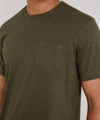 Camiseta-Masculina-Basica-com-Bolso-Manga-Curta-Gola-Careca-Verde-Militar-9421866-Verde_Militar_4
