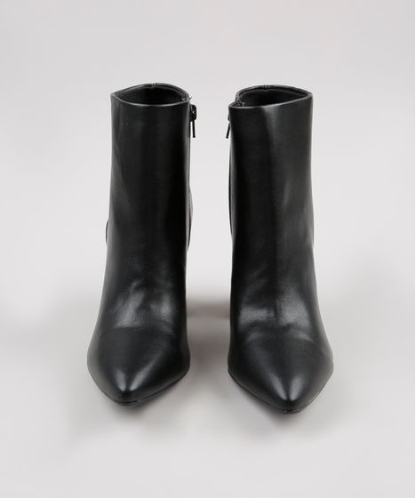 bota preta bico fino salto grosso