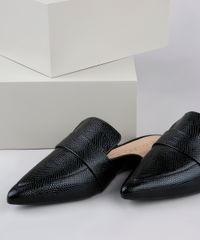Mule-Feminino-Via-Uno-Bico-Fino-Texturizado-Cobra-em-Verniz-Preto-9840230-Preto_1