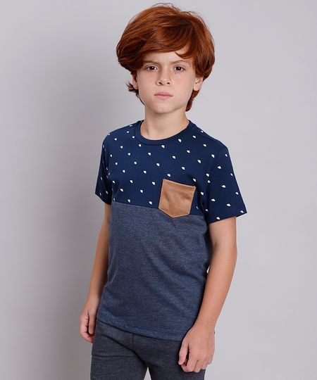 Camiseta-Infantil-com-Recorte-e-Bolso-em-Suede-Manga-Curta-Azul-Marinho-9758289-Azul_Marinho_1 Camiseta-Infantil-com-Recorte-e-Bolso-em-Suede-Manga-Curta-Azul-Marinho-9758289-Azul_Marinho_1