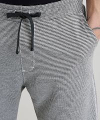 Bermuda-Relaxed-em-Moletom-Listrada-Preta-8599736-Preto_4