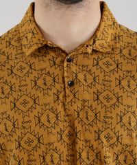 Polo-em-Piquet-Estampada-Geometrica-Caramelo-8576543-Caramelo_4 Polo-em-Piquet-Estampada-Geometrica-Caramelo-8576543-Caramelo_4