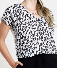 Blusa-Feminina-Estampada-Animal-Print-Manga-Curta-Decote-V-Branco-9902703-Branco_4