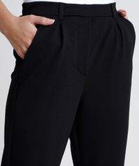 Calca-Feminina-Carrot-Alfaiatada-com-Bolsos-Preta-9924295-Preto_4