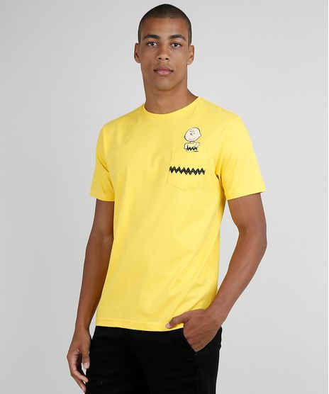 Camiseta-Masculina-Charlie-Brown-com-Bolso-Manga-Curta-Gola-Careca-Amarelo-9824370-Amarelo_1
