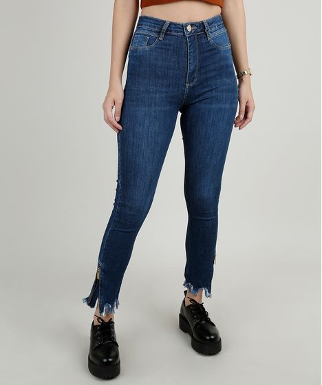 calça jeans desfiada feminina