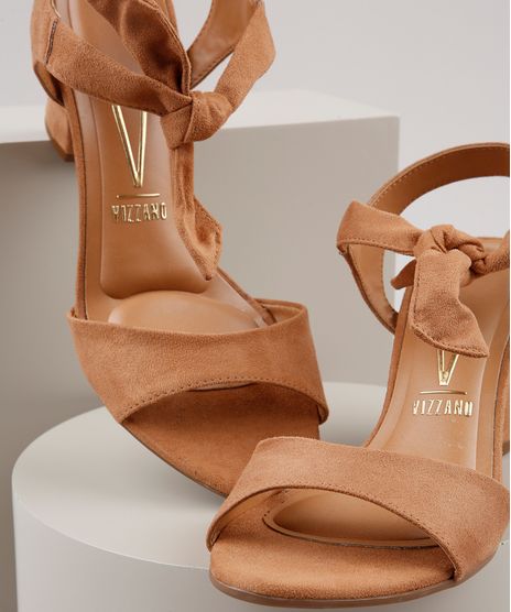 Sandalia-Feminina-Vizzano-Salto-Medio-Grosso-em-Suede-com-No-Caramelo-9308867-Caramelo_1