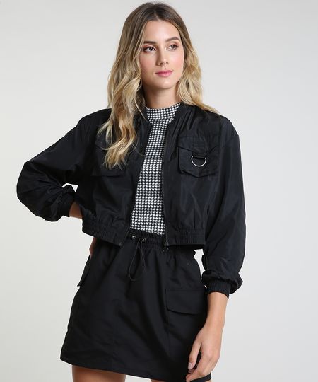 Jaqueta-Bomber-Feminina-Cropped-em-Nylon-com-Bolsos-Preta-9805002-Preto_1 Jaqueta-Bomber-Feminina-Cropped-em-Nylon-com-Bolsos-Preta-9805002-Preto_1