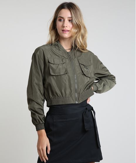 Jaqueta-Bomber-Feminina-Cropped-em-Nylon-com-Bolsos-Verde-Militar-9805002-Verde_Militar_1