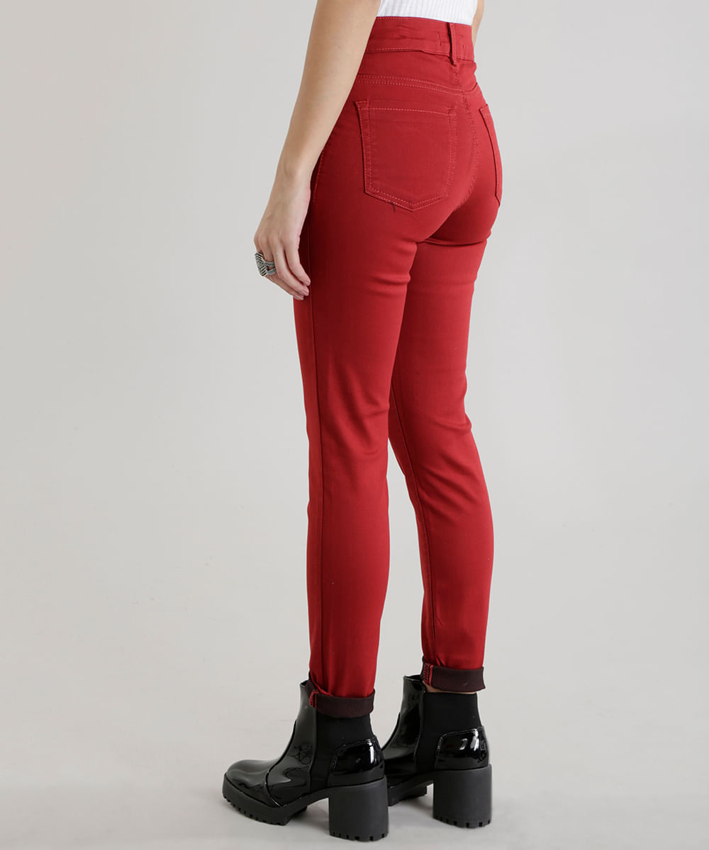 calça jeans vermelha