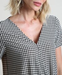Blusa-Feminina-Bluse-Transpassada-Estampada-Pied-de-Poule-Manga-Curta-Decote-V-Branca-9859950-Branco_4