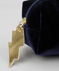 Necessaire-em-Veludo-Azul-Marinho-8628292-Azul_Marinho_3 Necessaire-em-Veludo-Azul-Marinho-8628292-Azul_Marinho_3