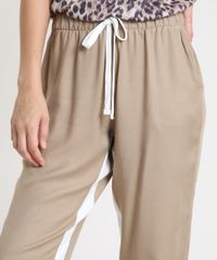 Calca-Feminina-Jogger-com-Recorte-e-Bolsos-Bege-Escuro-9938546-Bege_Escuro_4