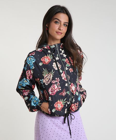 Jaqueta-Corta-Vento-Feminina-em-Nylon-Estampada-Floral-com-Capuz-Preta-9786531-Preto_1 Jaqueta-Corta-Vento-Feminina-em-Nylon-Estampada-Floral-com-Capuz-Preta-9786531-Preto_1