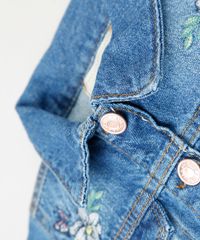 Jaqueta-Jeans-Infantil-com-Bordado-Floral-e-Bolsos-Azul-Medio-9894188-Azul_Medio_5