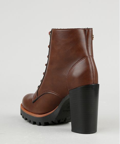bota cano curto salto grosso com cadarço marrom