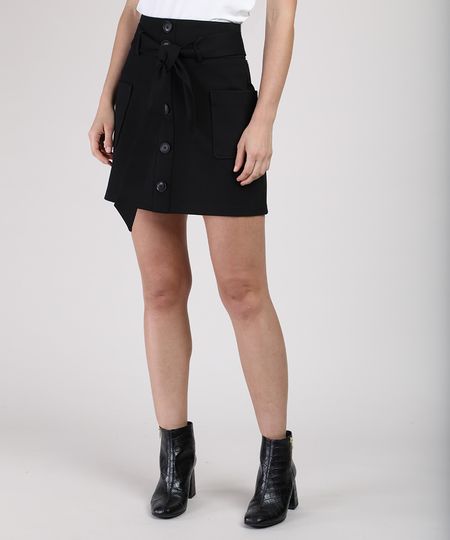 Saia-Feminina-Curta-com-Bolsos-e-Faixa-para-Amarrar-Preta-9862757-Preto_1 Saia-Feminina-Curta-com-Bolsos-e-Faixa-para-Amarrar-Preta-9862757-Preto_1