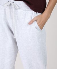 Calca-Feminina-Basica-Reta-Cintura-Media-em-Moletom-com-Bolsos-Cinza-Mescla-Claro-9884145-Cinza_Mescla_Claro_4