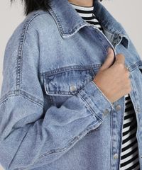 Jaqueta-Jeans-Feminina-com-Bolsos-e-Botoes-Azul-Claro-9946112-Azul_Claro_4