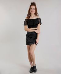 Blusa-Cropped-Ombro-a-Ombro-com-Renda-Preta-8640973-Preto_3