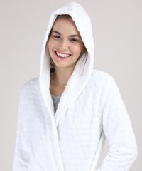 Roupao-de-Plush-Feminino-Texturizado-de-Poa-com-Capuz-e-Bolsos-Off-White-9900212-Off_White_3 Roupao-de-Plush-Feminino-Texturizado-de-Poa-com-Capuz-e-Bolsos-Off-White-9900212-Off_White_3