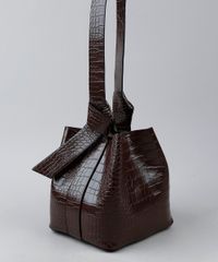 Bolsa-Feminina-Bucket-Grande-Croco-com-Alca-e-Laco-Marrom-Escuro-9845458-Marrom_Escuro_4