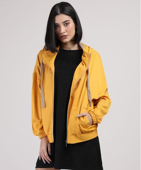 Jaqueta-Feminina-Oversize-com-Bolsos-Capuz-e-Ziper-Amarela-9817771-Amarelo_1