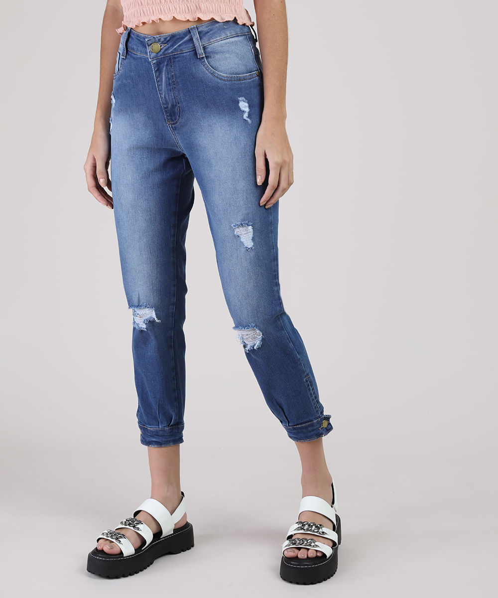 calça feminina boyfriend em jeans com rasgos