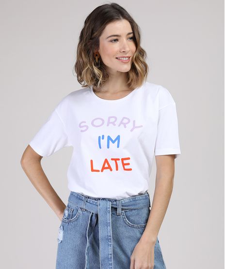 Blusa-Feminina-Tal-Mae-Tal-Filha--I-m-Late--Manga-Curta-Decote-Redondo-Branca-9945683-Branco_1
