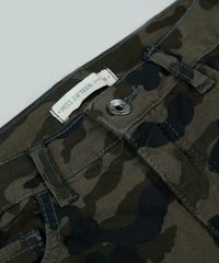 Short-Infantil-Estampo-Camuflado-com-Bolsos-e-Barra-Dobrada-Verde-Militar-9899974-Verde_Militar_3