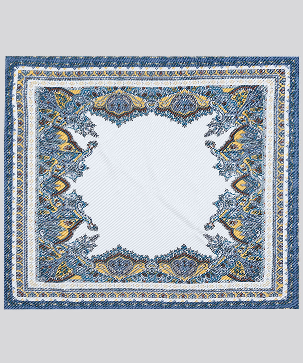 Lenço feminino plissado estampado <em>paisley</em> branco