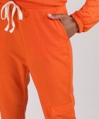 Calca-de-Moletom-Feminina-Cargo-Cintura-Media-Cos-com-Elastico-e-Cordao-Laranja-9946340-Laranja_4