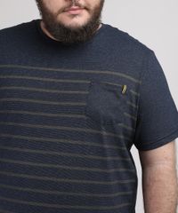 Camiseta-Masculina-Plus-Size-Estampada-Listrada-com-Bolso-Manga-Curta-Gola-Careca-Azul-Marinho-9952472-Azul_Marinho_4