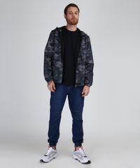 Jaqueta-Corta-Vento-Masculina-Estampada-Camuflada-com-Capuz-e-Bolsos-Chumbo-9839034-Chumbo_3