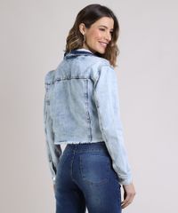 Jaqueta-Jeans-Feminina-Cropped-com-Bolsos-e-Barra-Desfiada-Azul-Claro-9949588-Azul_Claro_2