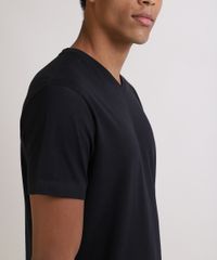 Camiseta-Masculina-Basica-Manga-Curta-Gola-V-Preta-9597169-Preto_4