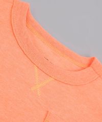 Camiseta-Infantil-com-Bolso-e-Bordado-Manga-Curta-Laranja-Neon-9780171-Laranja_Neon_2