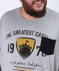 Camiseta-Masculina-Plus-Size-Brasao-Castelo-com-Bolso-Manga-Curta-Gola-Careca-Cinza-Mescla-9955105-Cinza_Mescla_4